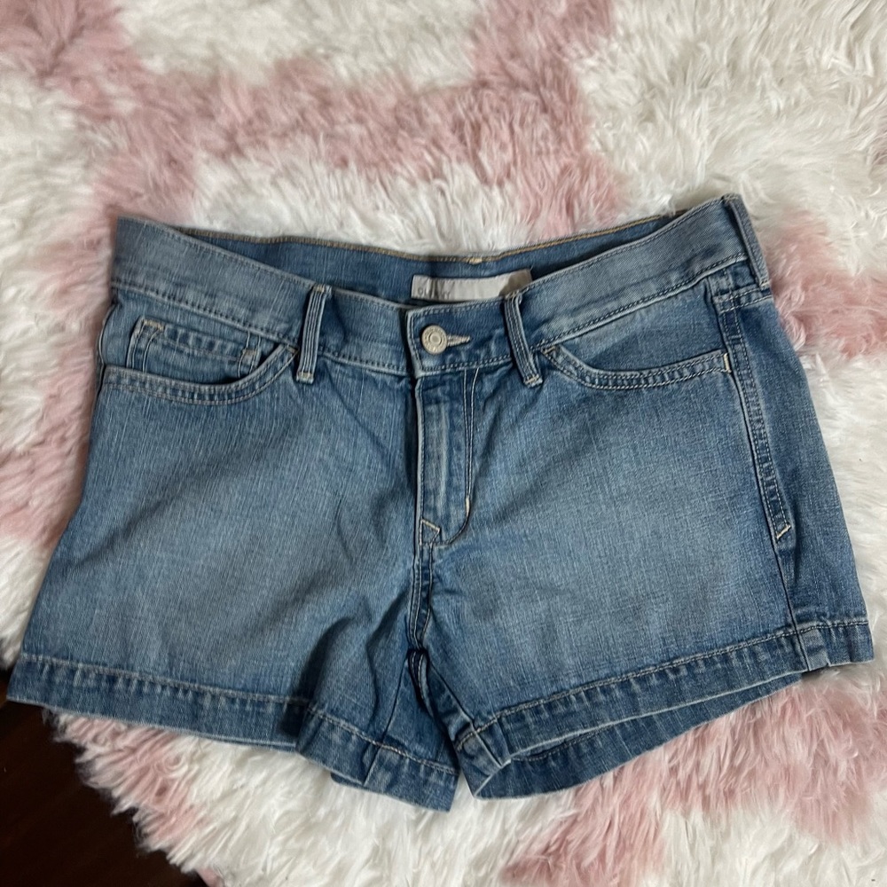 Old Navy Low Rise Jean Shorts Women's Size 6